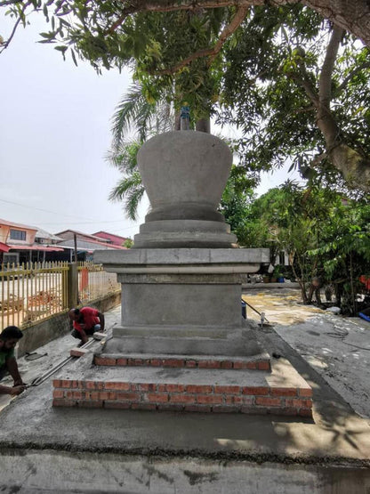 Construction of Namgyalma Stupa  建造南迦玛舍利塔